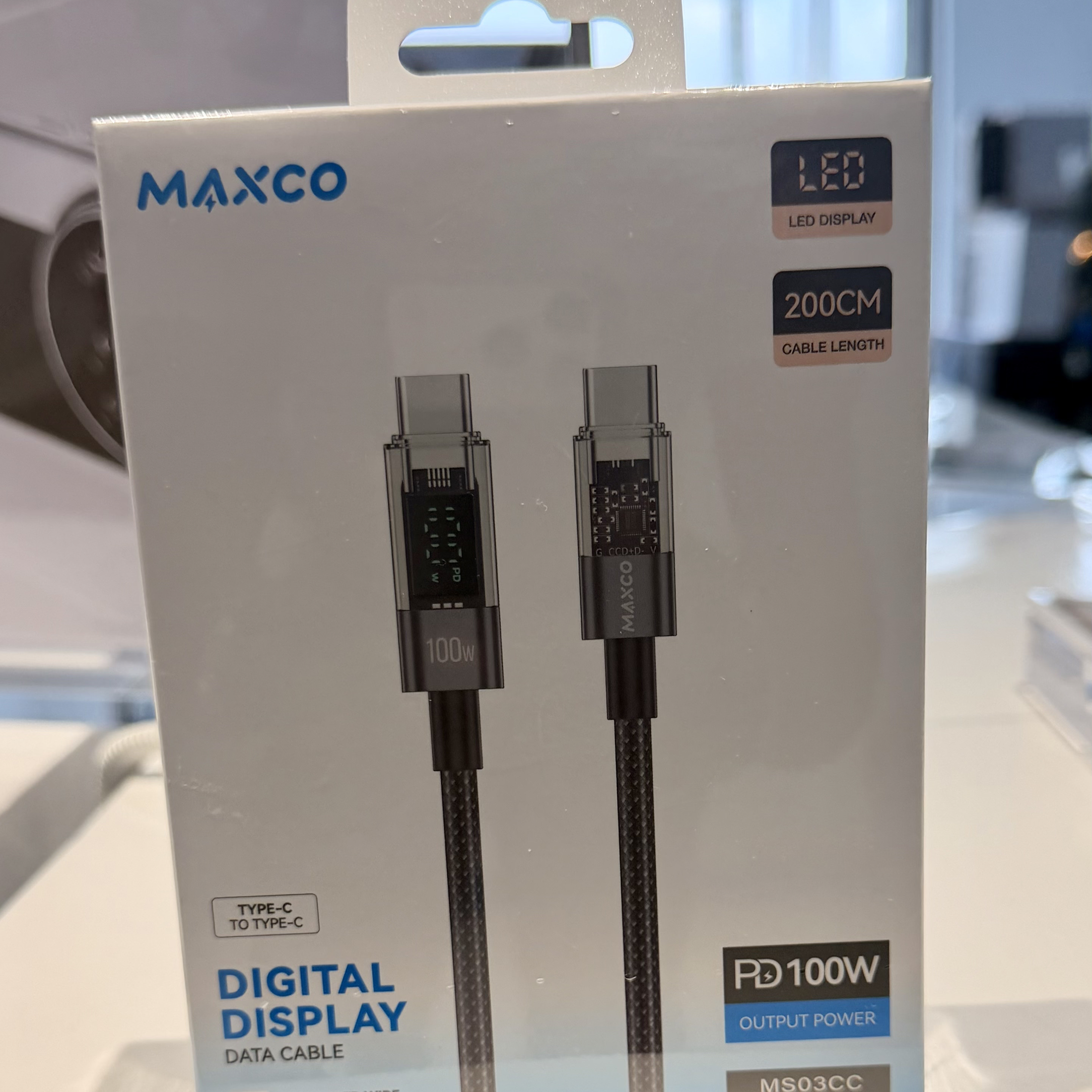 Image de Câble MAXCO USB-C vers USB-C PD 100W avec écran LED – 2 mètres