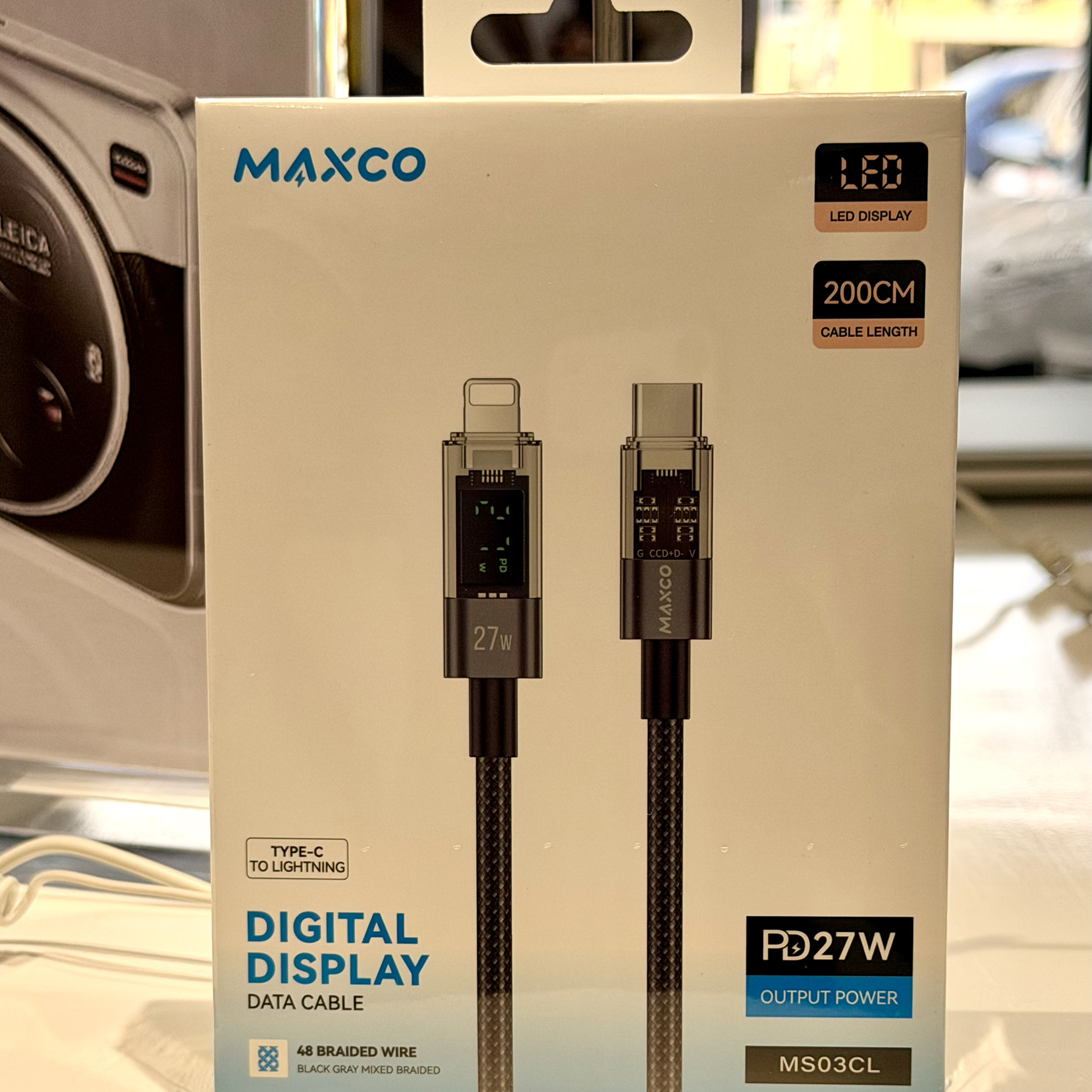 Image de Câble MAXCO USB-C vers Lightning 27W avec écran LED – 2 mètres