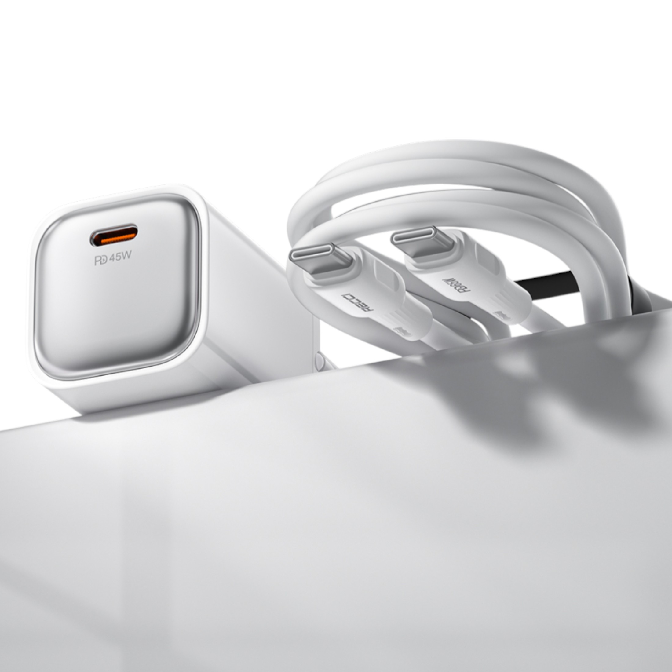 Image de Chargeur Ultra-Rapide 45W - Boitier et Câble - RECCI – Modèle RC132E